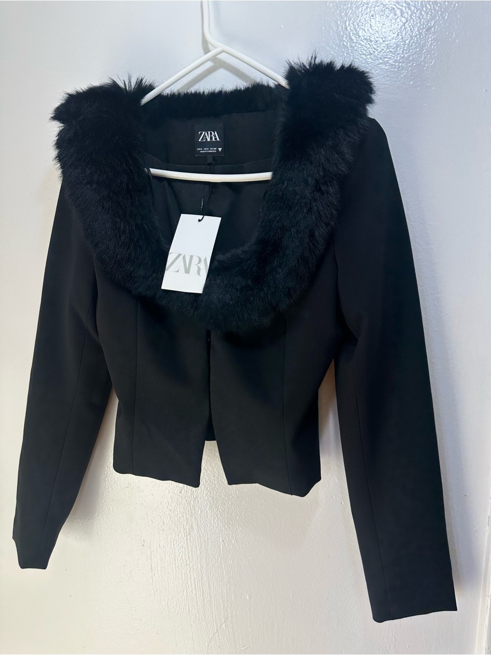 Zara Black Cropped Jacket with Faux Fur Collar